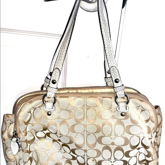 WOMENS AUTHENTIC COACH PURSE - Picture 5 of 7